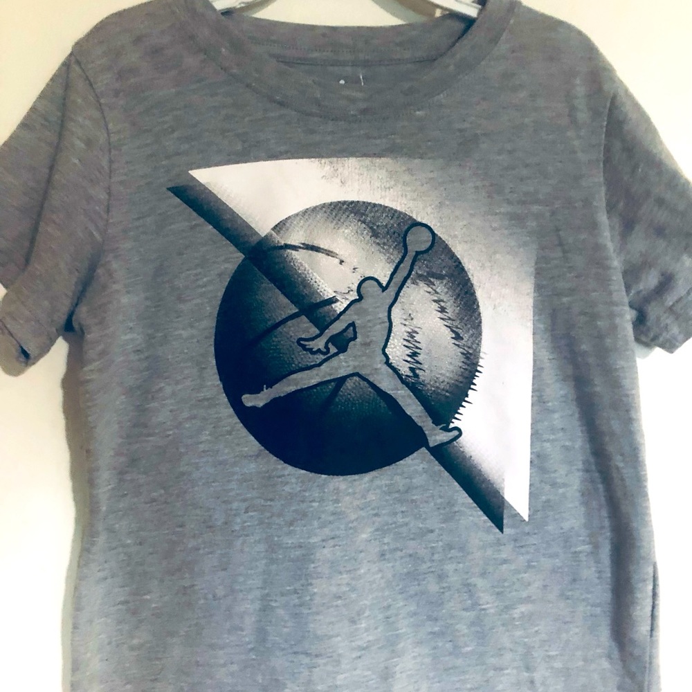 Boys size 7 Jordan T-shirt